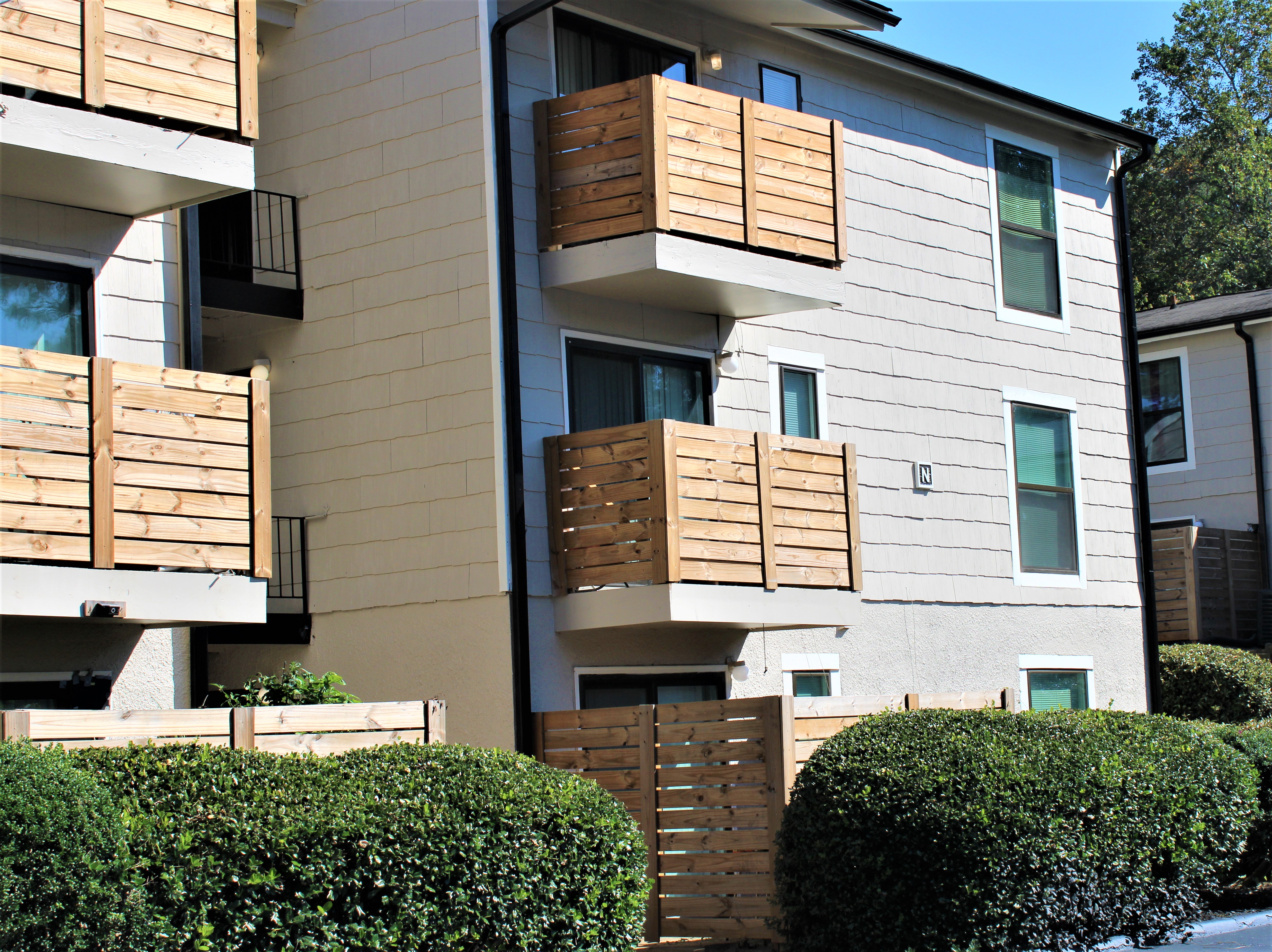 front view of Aspen woods apartments